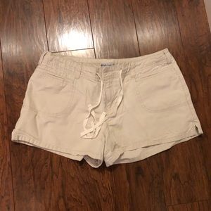 Juniors ivory shorts